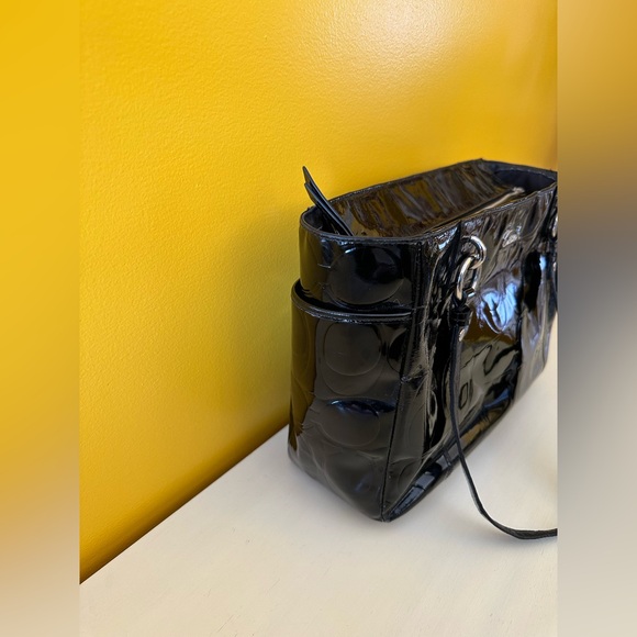 Embossed coach bag - Picture 3 of 15